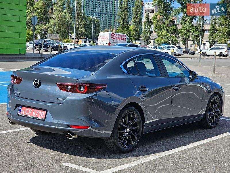Седан Mazda 3 2023 в Киеве