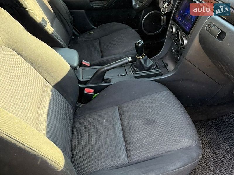 Седан Mazda 3 2006 в Дніпрі