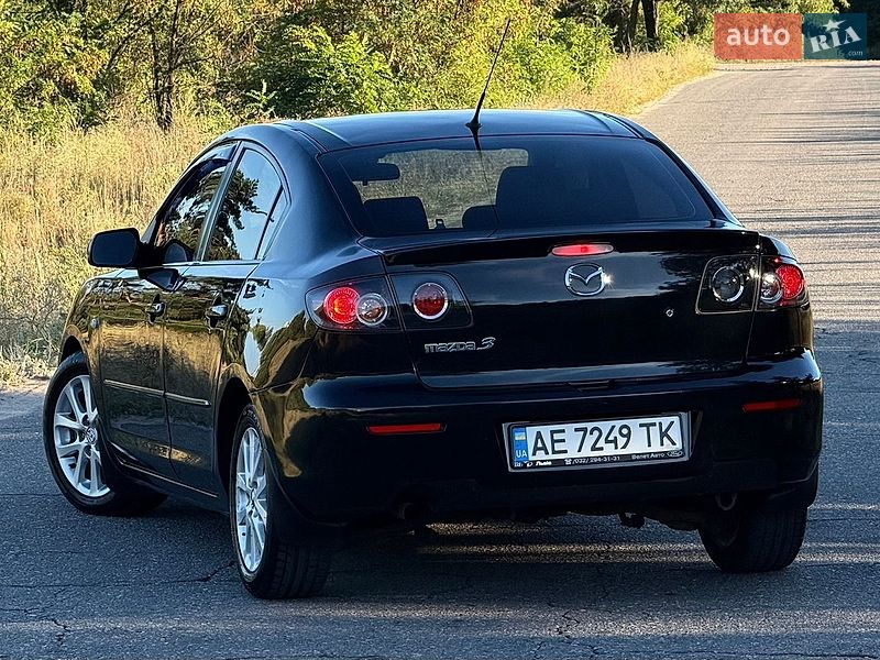 Седан Mazda 3 2008 в Днепре