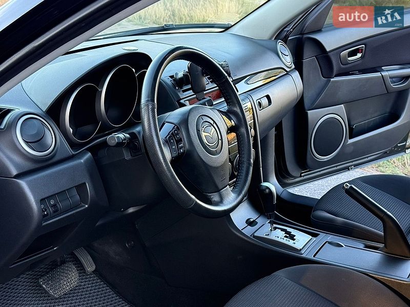 Седан Mazda 3 2008 в Днепре