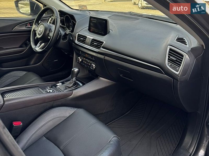 Седан Mazda 3 2017 в Чернівцях фото 43 Седан Mazda 3 2017 в Чернівцях
