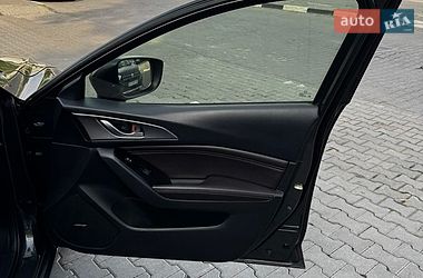 Седан Mazda 3 2017 в Чернівцях фото 47 Седан Mazda 3 2017 в Чернівцях