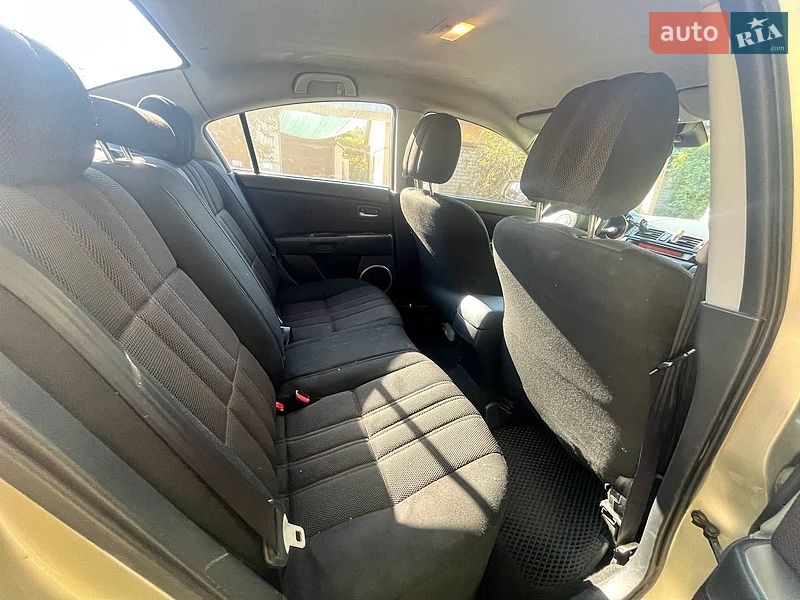 Седан Mazda 3 2008 в Днепре