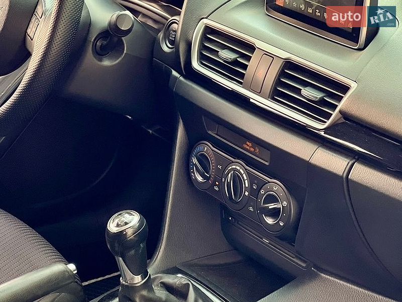 Седан Mazda 3 2014 в Обухові