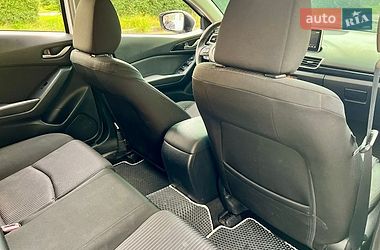 Седан Mazda 3 2014 в Обухові