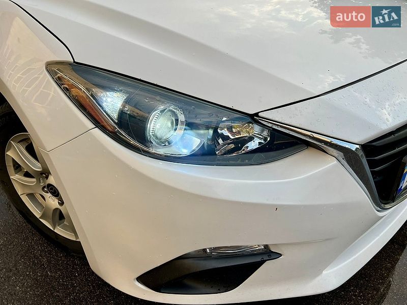Седан Mazda 3 2014 в Обухові