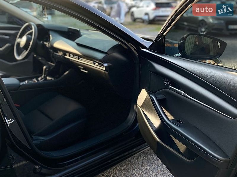 Седан Mazda 3 2023 в Виннице