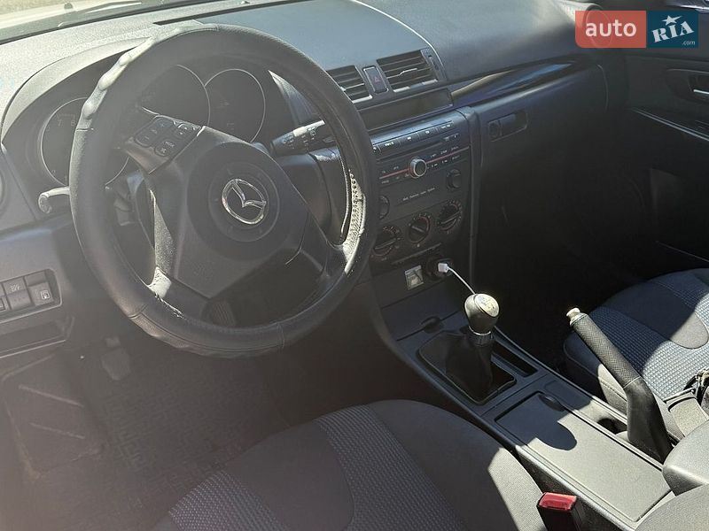 Хетчбек Mazda 3 2004 в Кам'янському