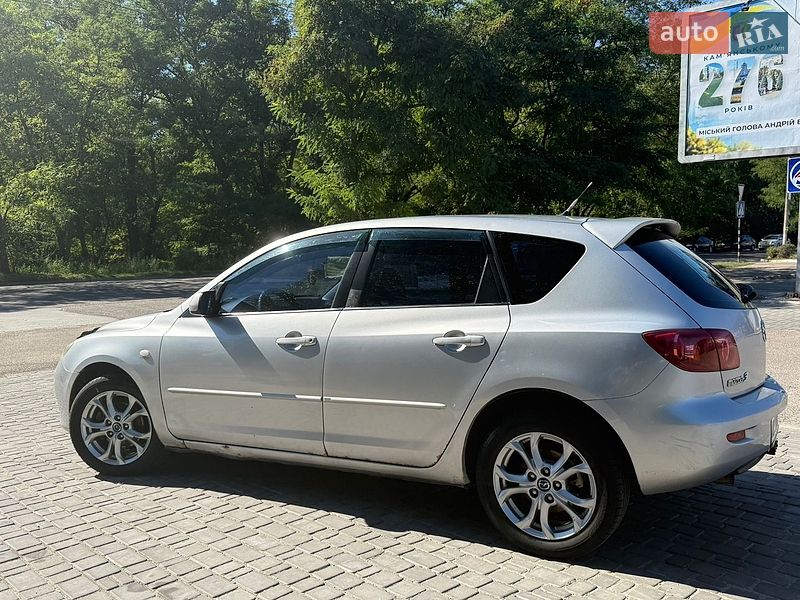 Хетчбек Mazda 3 2004 в Кам'янському