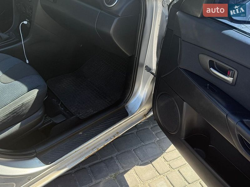 Хетчбек Mazda 3 2004 в Кам'янському