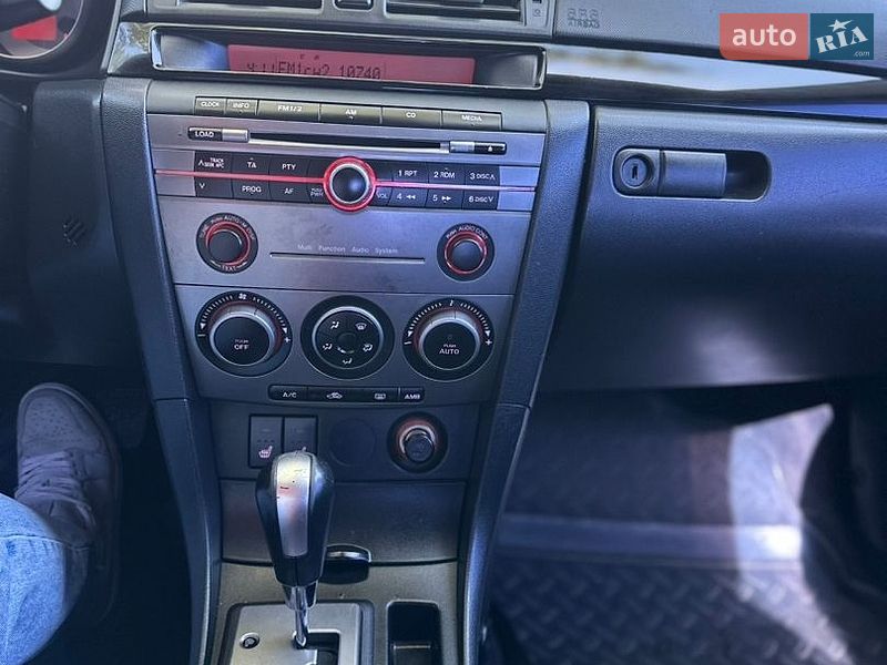 Седан Mazda 3 2006 в Киеве