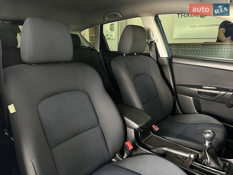 Хетчбек Mazda 3 2005 в Києві фото 21 Хетчбек Mazda 3 2005 в Києві