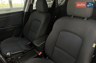 Хетчбек Mazda 3 2005 в Києві фото 17 Хетчбек Mazda 3 2005 в Києві