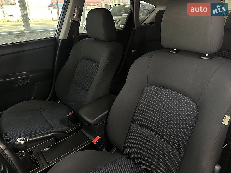 Хетчбек Mazda 3 2005 в Києві фото 17 Хетчбек Mazda 3 2005 в Києві