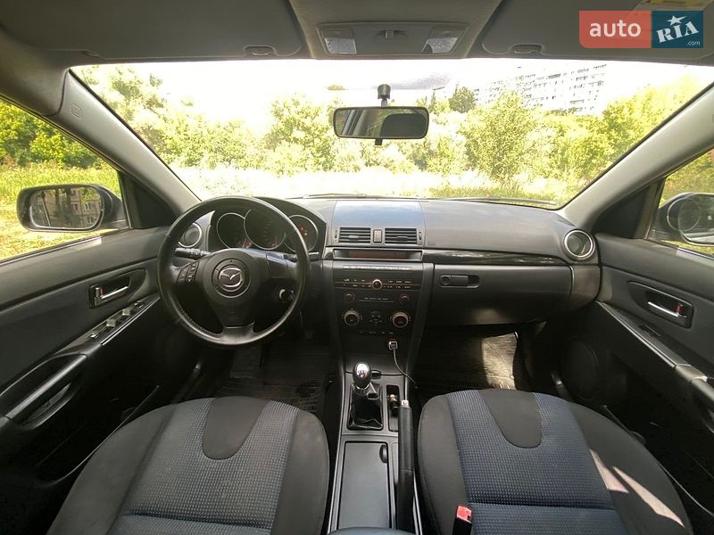 Седан Mazda 3 2004 в Харкові