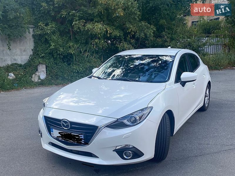 Седан Mazda 3 2016 в Киеве