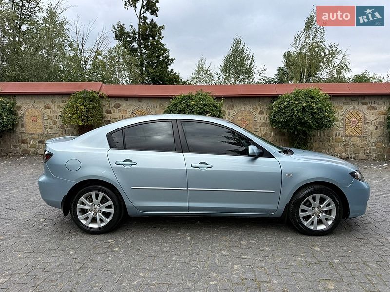 Седан Mazda 3 2007 в Черновцах
