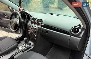 Седан Mazda 3 2007 в Черновцах