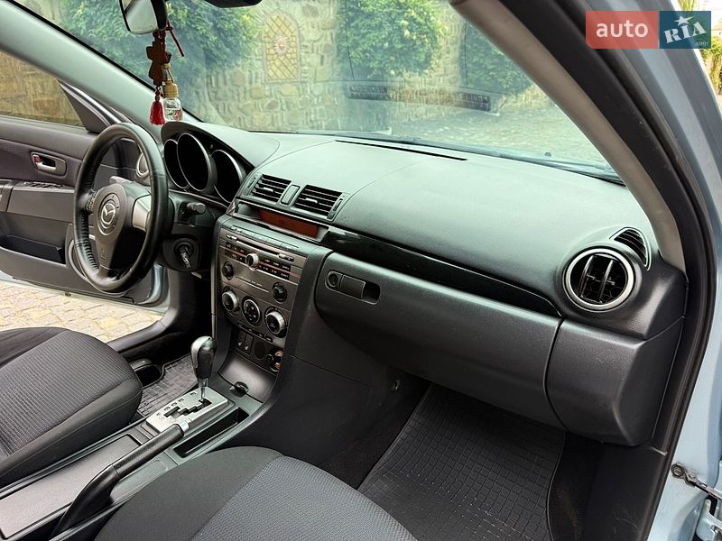 Седан Mazda 3 2007 в Черновцах