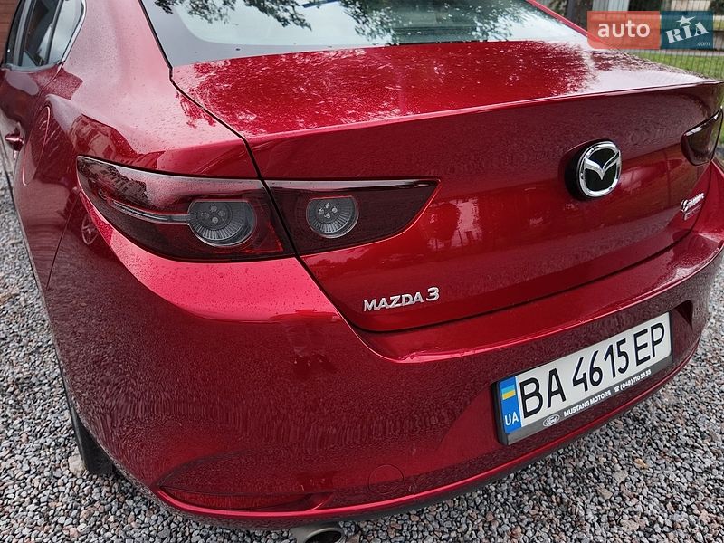 Седан Mazda 3 2019 в Стрию