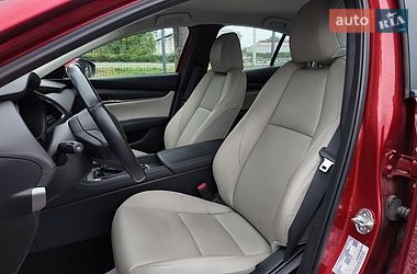 Седан Mazda 3 2019 в Стрию