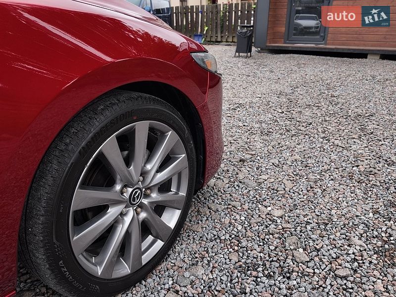 Седан Mazda 3 2019 в Стрию