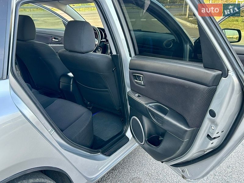 Хэтчбек Mazda 3 2006 в Днепре
