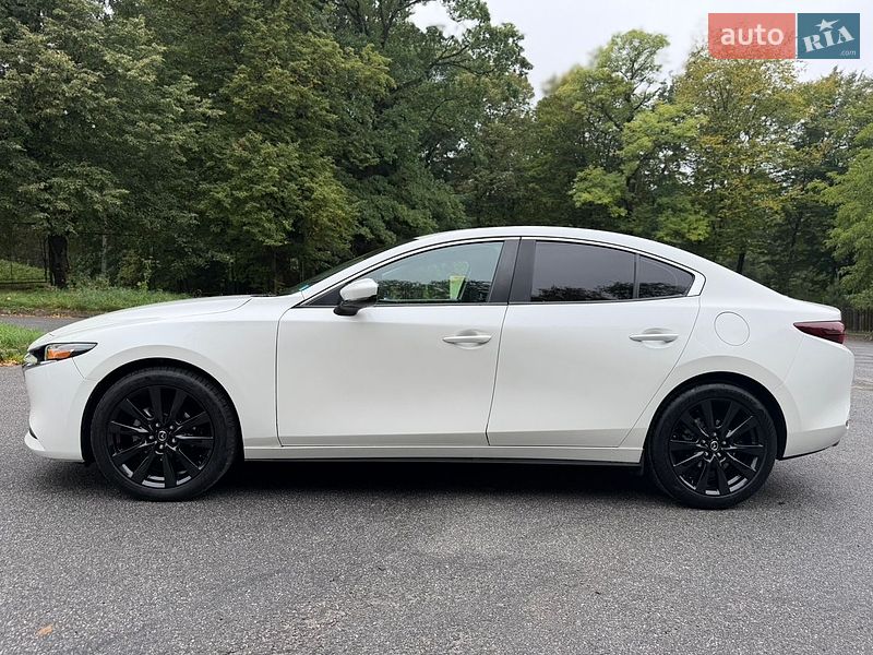 Седан Mazda 3 2021 в Трускавці