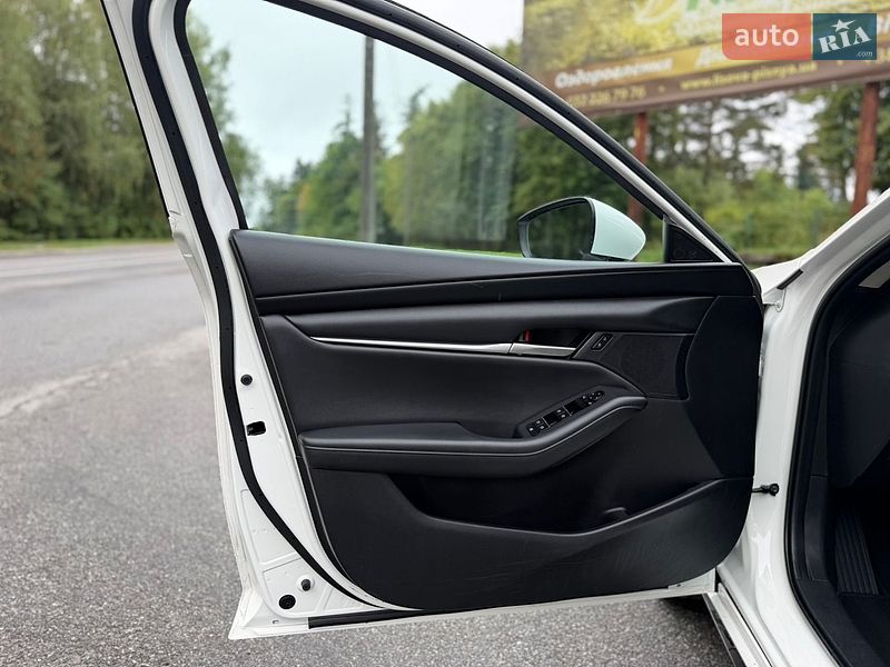 Седан Mazda 3 2021 в Трускавці