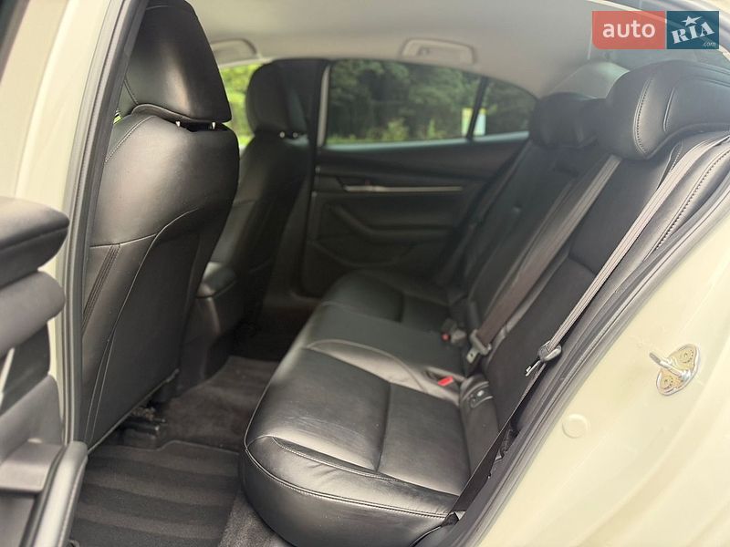 Седан Mazda 3 2021 в Трускавці
