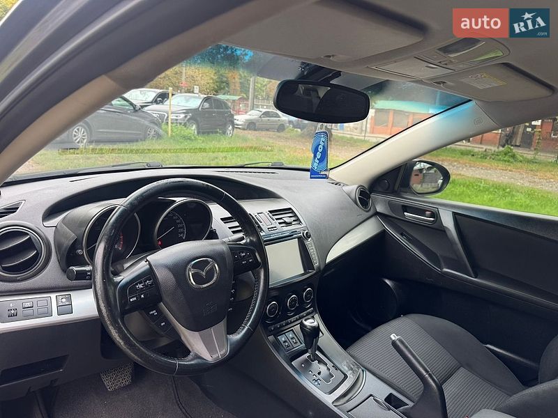Седан Mazda 3 2012 в Киеве