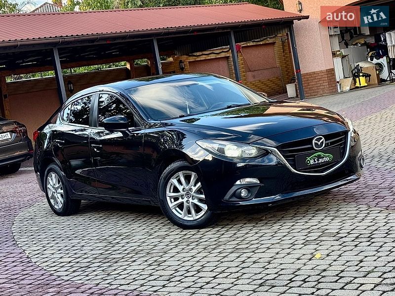 Седан Mazda 3 2015 в Мукачево