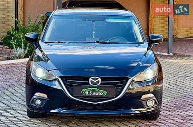 Седан Mazda 3 2015 в Мукачево
