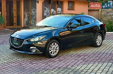 Седан Mazda 3 2015 в Мукачево