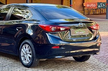 Седан Mazda 3 2015 в Мукачево