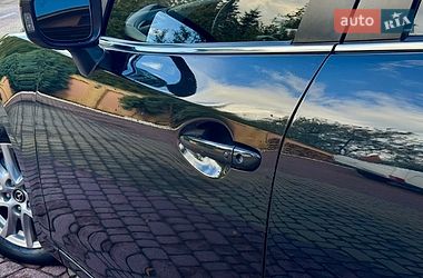 Седан Mazda 3 2015 в Мукачево