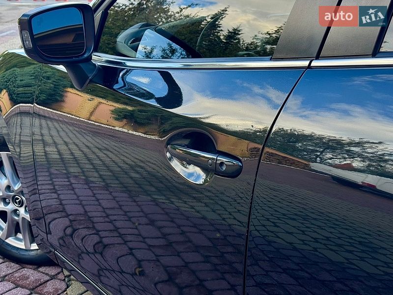 Седан Mazda 3 2015 в Мукачево