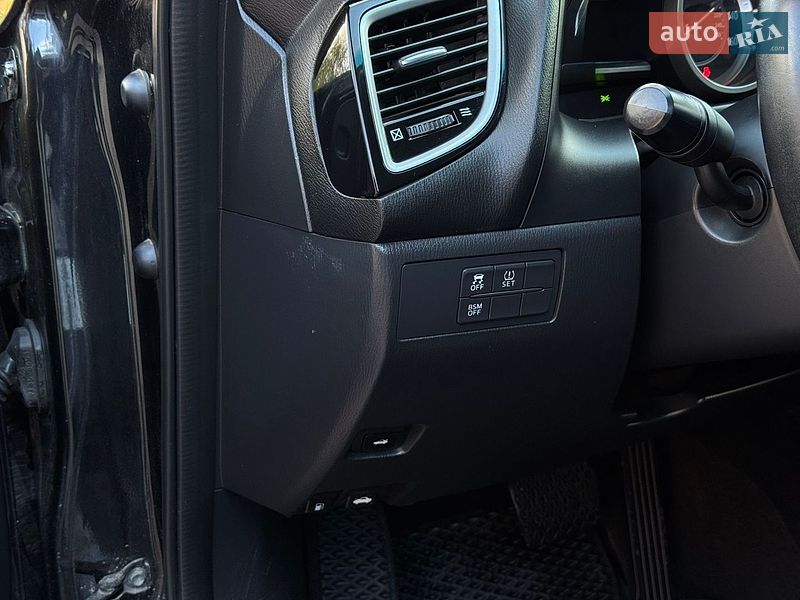 Седан Mazda 3 2015 в Мукачево