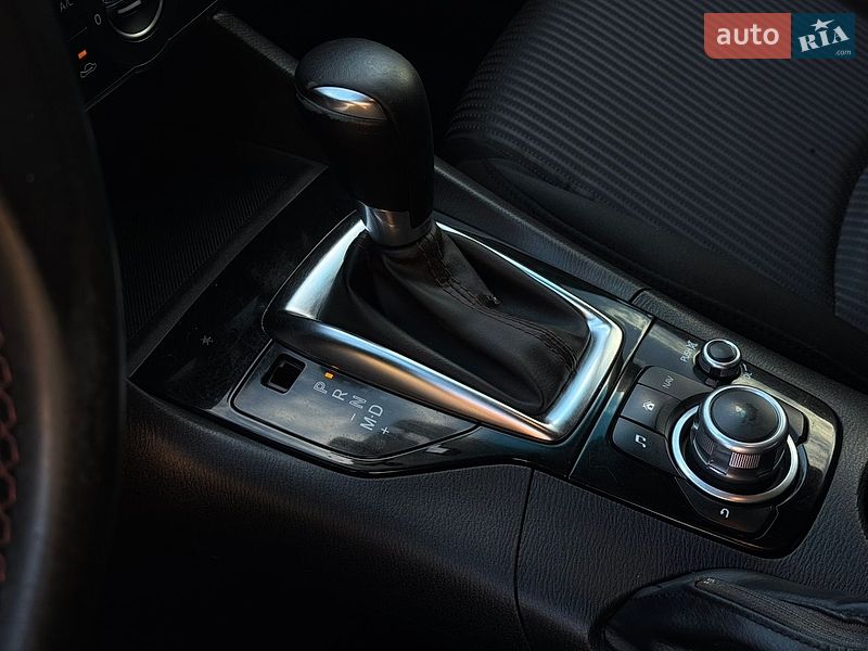 Седан Mazda 3 2015 в Мукачево