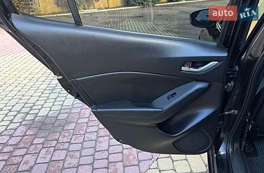 Седан Mazda 3 2015 в Мукачево