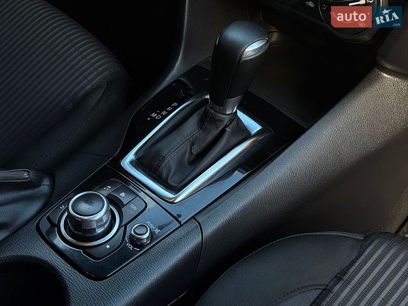 Седан Mazda 3 2015 в Мукачево