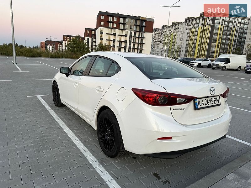 Седан Mazda 3 2015 в Києві