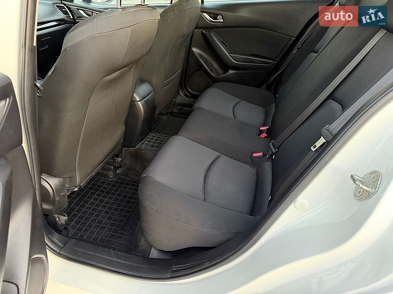 Седан Mazda 3 2015 в Києві