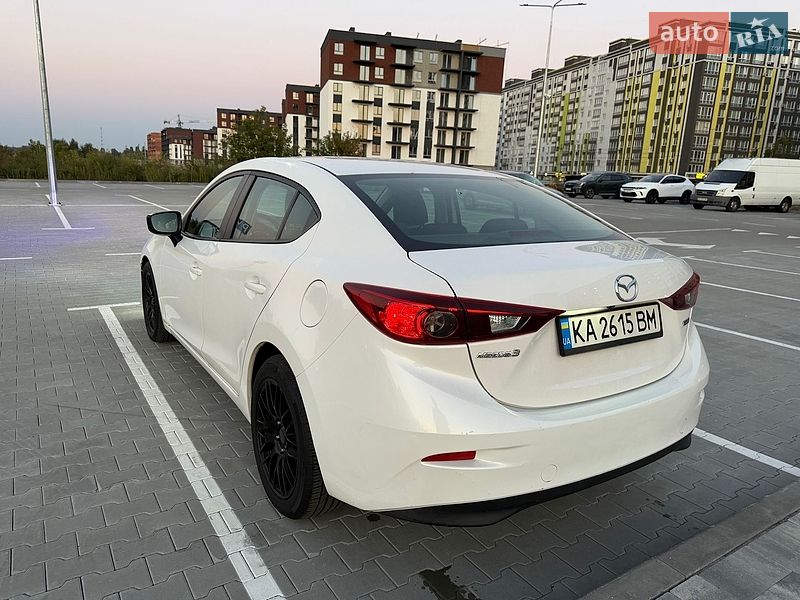 Седан Mazda 3 2015 в Києві