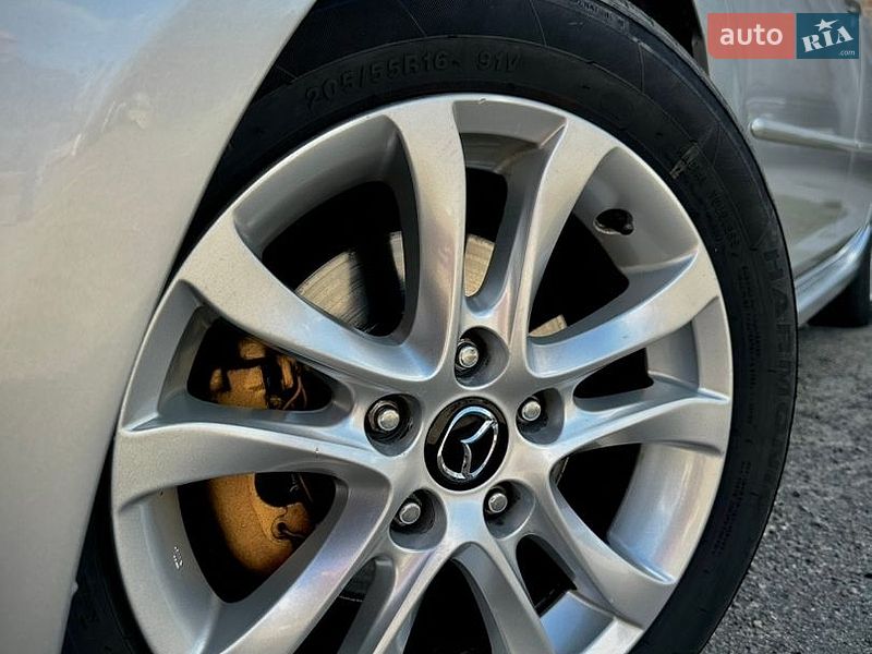 Хетчбек Mazda 3 2003 в Корсунь-Шевченківському