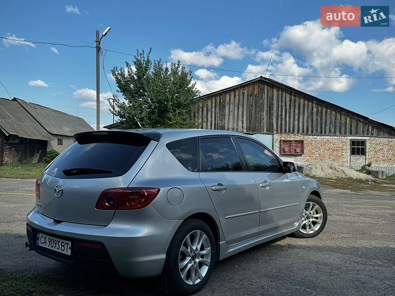 Хэтчбек Mazda 3 2003 в Корсуне-Шевченковском