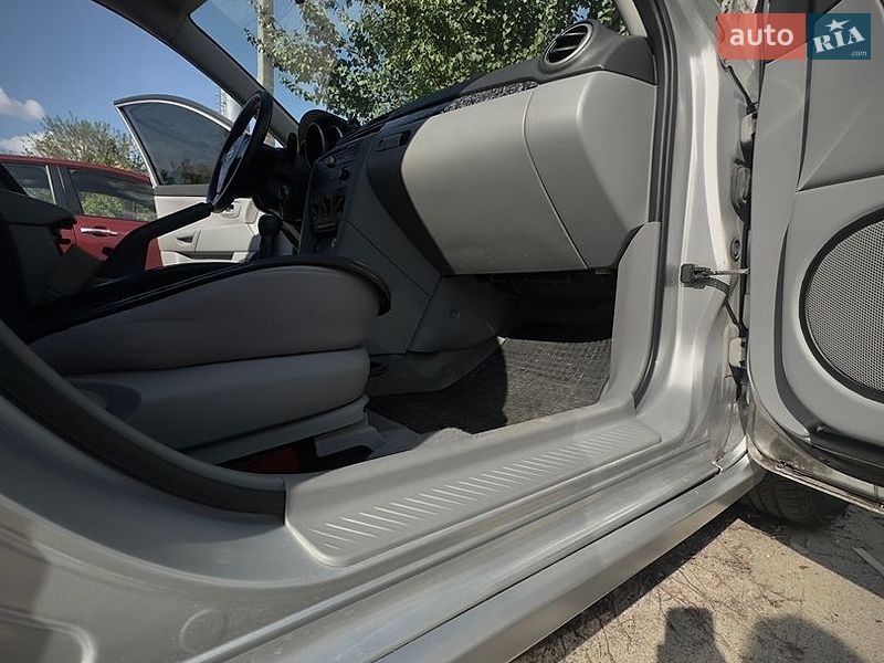 Хэтчбек Mazda 3 2003 в Корсуне-Шевченковском