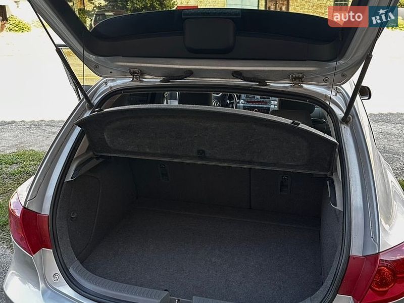 Хэтчбек Mazda 3 2003 в Корсуне-Шевченковском