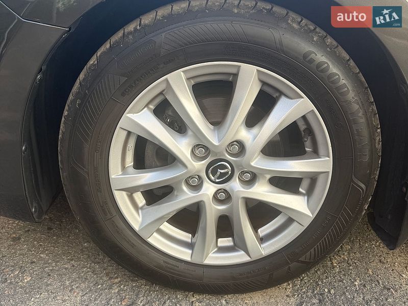 Седан Mazda 3 2017 в Днепре