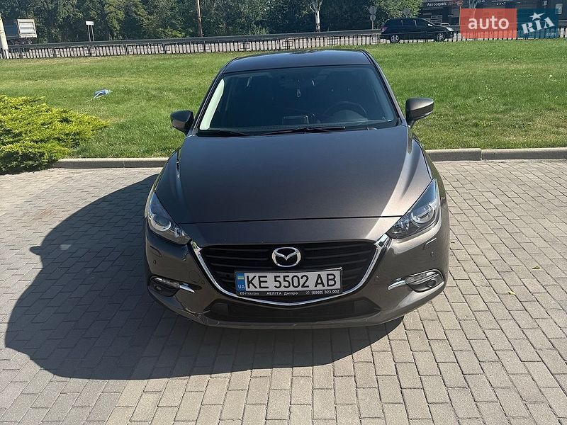 Седан Mazda 3 2017 в Днепре